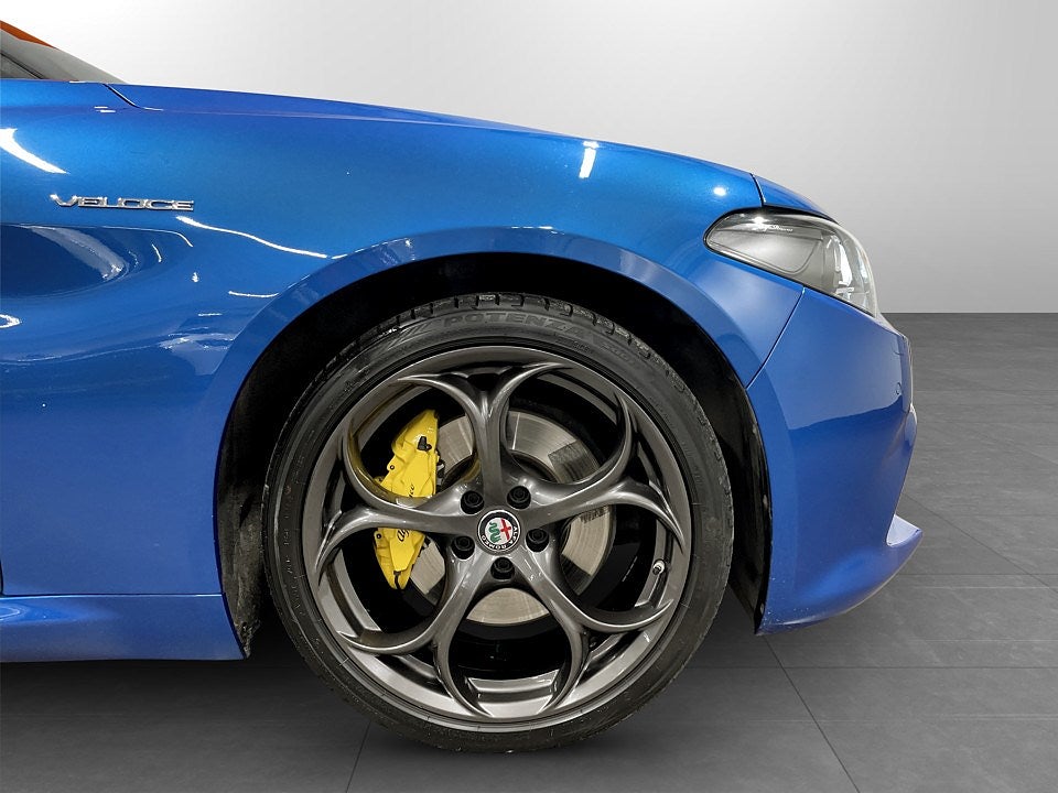 Bild på Alfa Romeo Giulia Veloce 2.0 Turbo 16V Q4 280hk Aut 4WD - ELSTOL,H/K,B-KAMERA