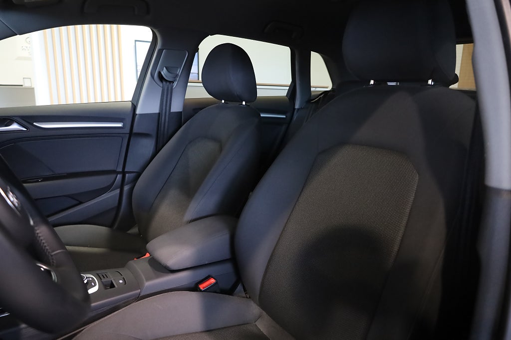 Audi A3 Sportback 35 TFSI S Tronic Proline Navi Blåtand