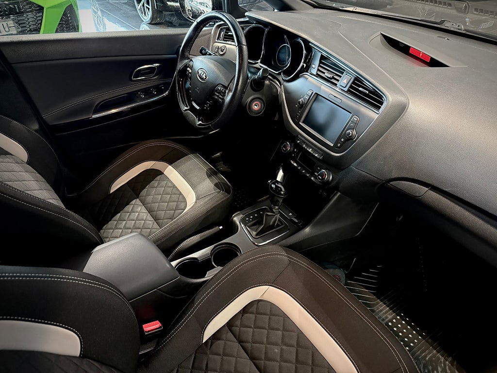Kia Ceed cee’d sw 1.6 CRDi DCT GT-Line Navi Drag Kombi - bild 19