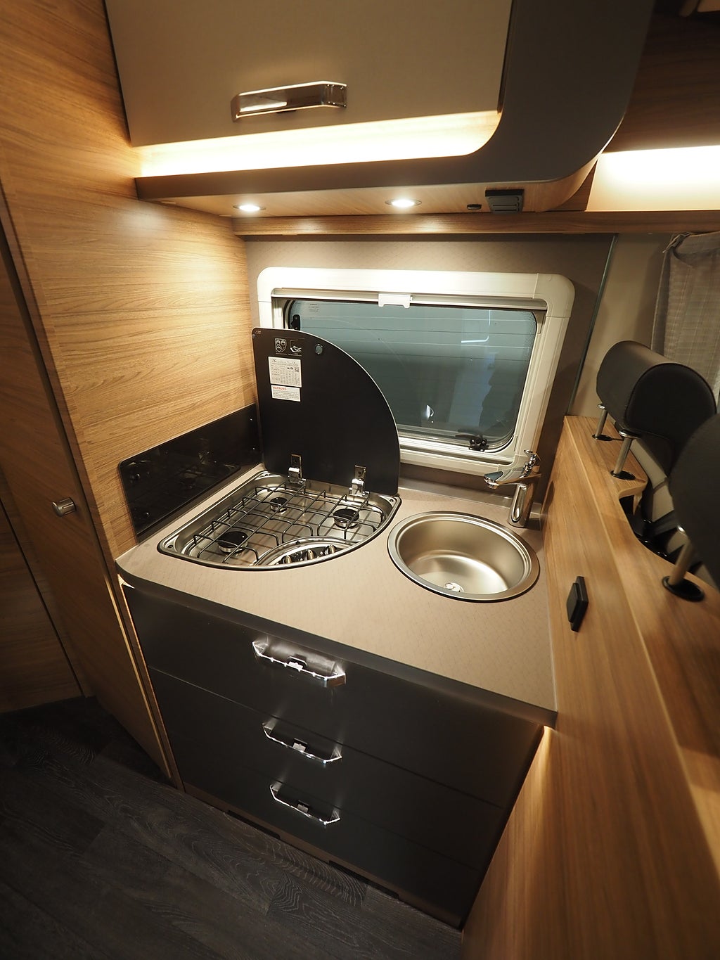 Weinsberg CaraSuite 650 MF AUT | 3500kg | Loungepaket