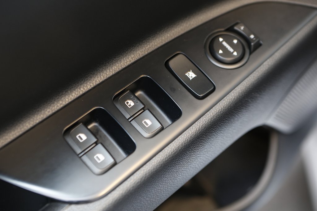 Kia Rio 1,4 Launch Edition Aut 5D Navi CarPlay Motorvärmare 2017