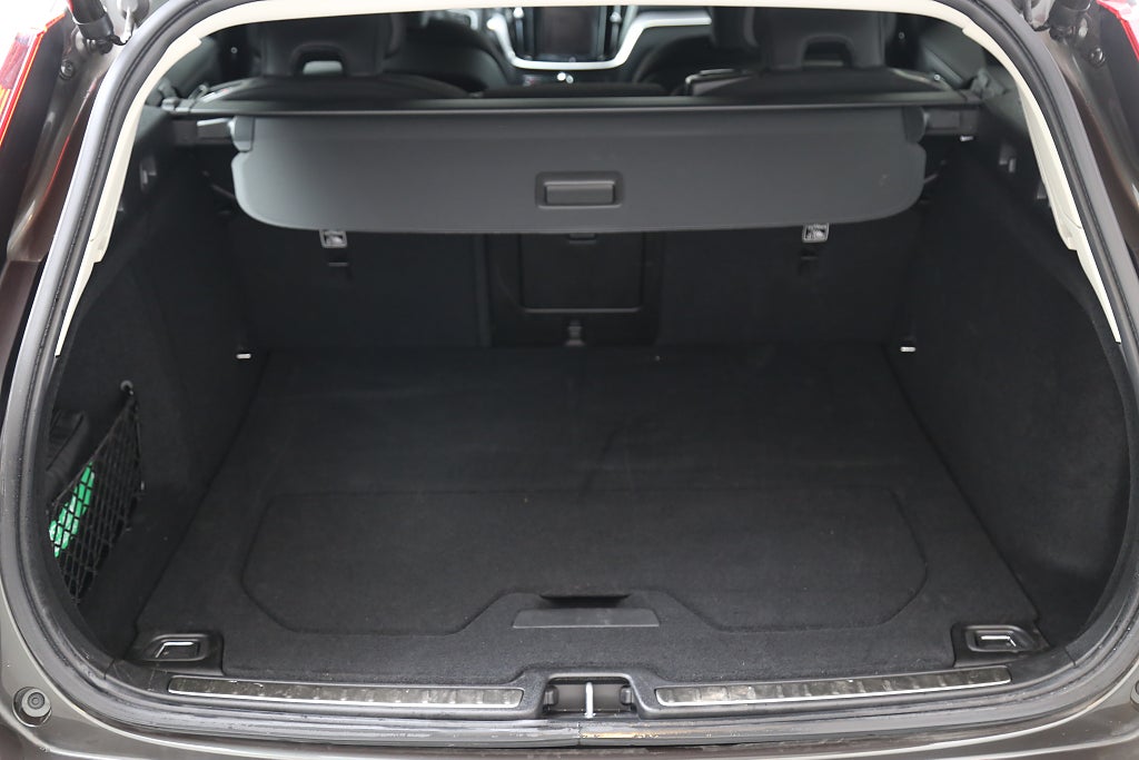 Volvo V60 B4 Diesel 197hk Momentum Aut Navi Kamera VOC Leasbar 2022