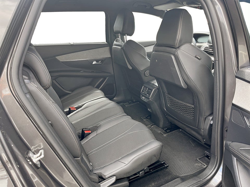 Bild på Peugeot 5008 GT 1.2 PT 130hk Aut 7-SITS B-KAMERA CARPLAY