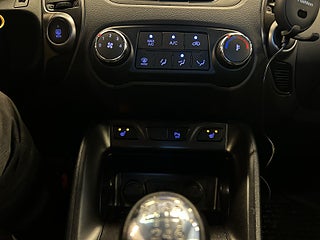 Hyundai ix35 1.6 GDI/Drag/MoK/SoV-Däck/Psens/2-Brukare – bild 11