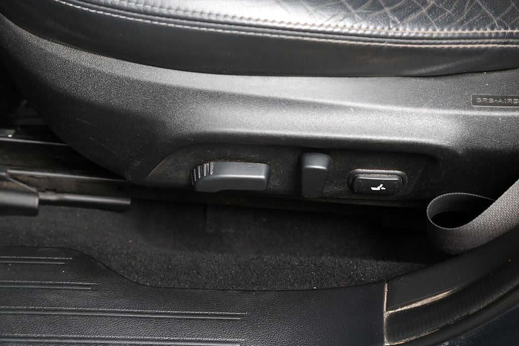 Subaru Outback 2,5i 175hk Summit AWD Taklucka H/K Skinn Extraljus Drag