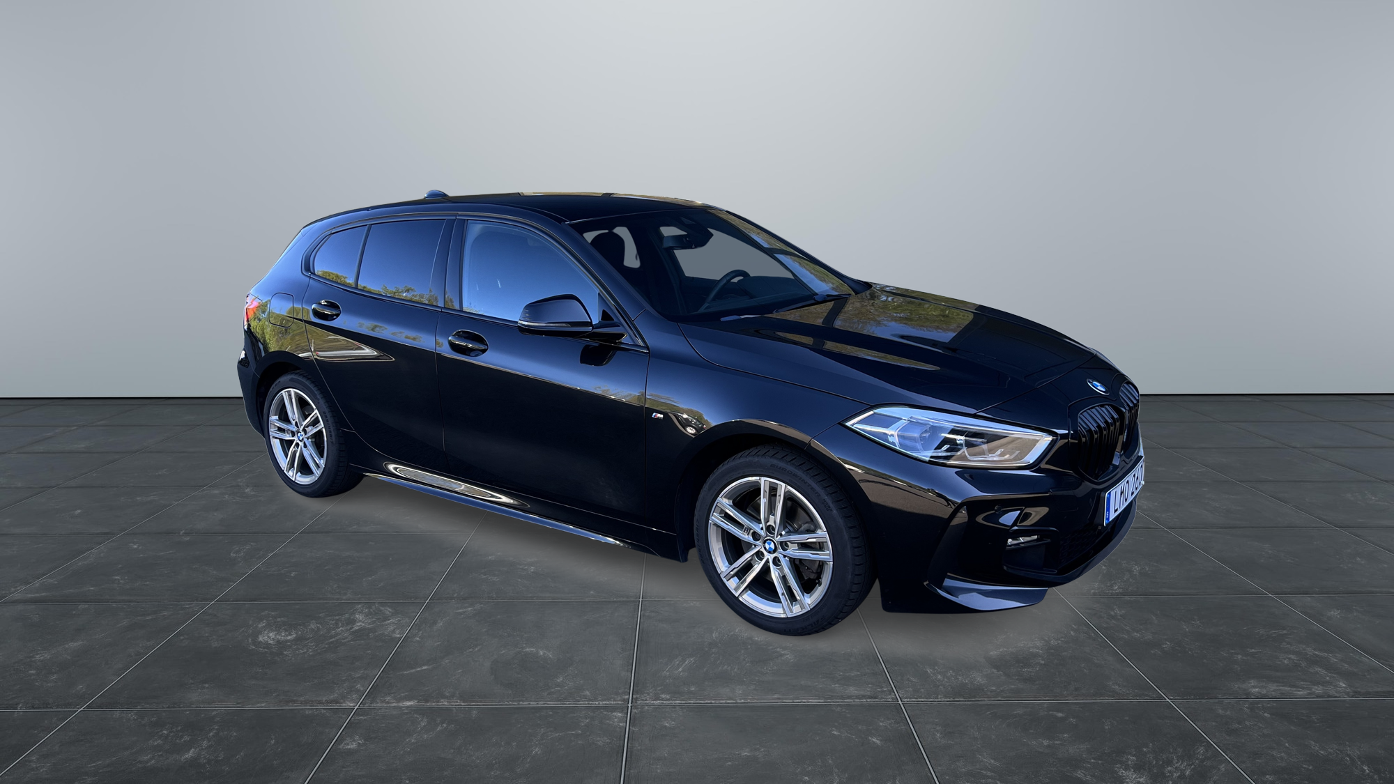 BMW 118 i Steptronic 140hk M Sport 2021, kuva 2/43