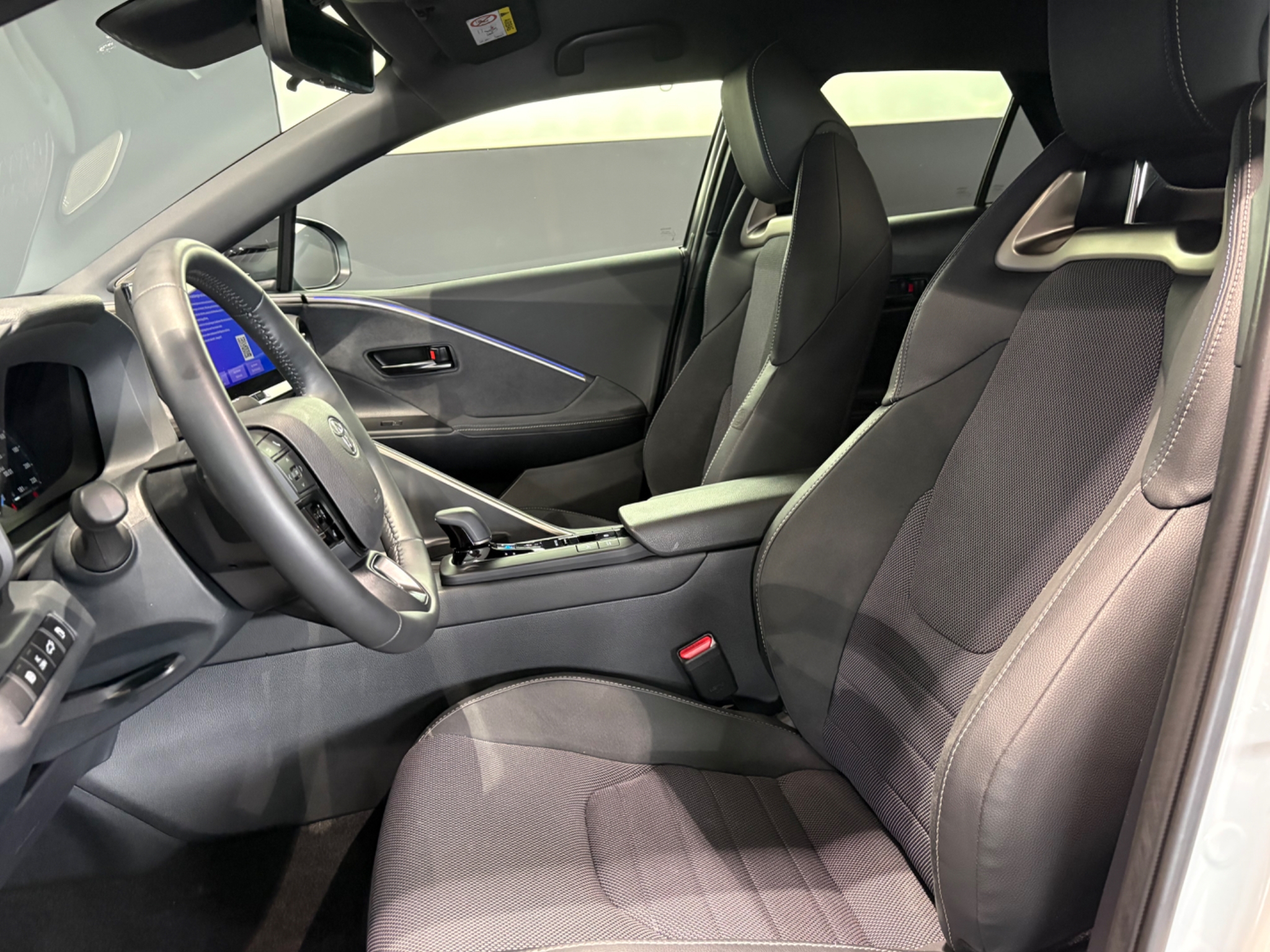 Toyota C-HR 2025, bild 4/45