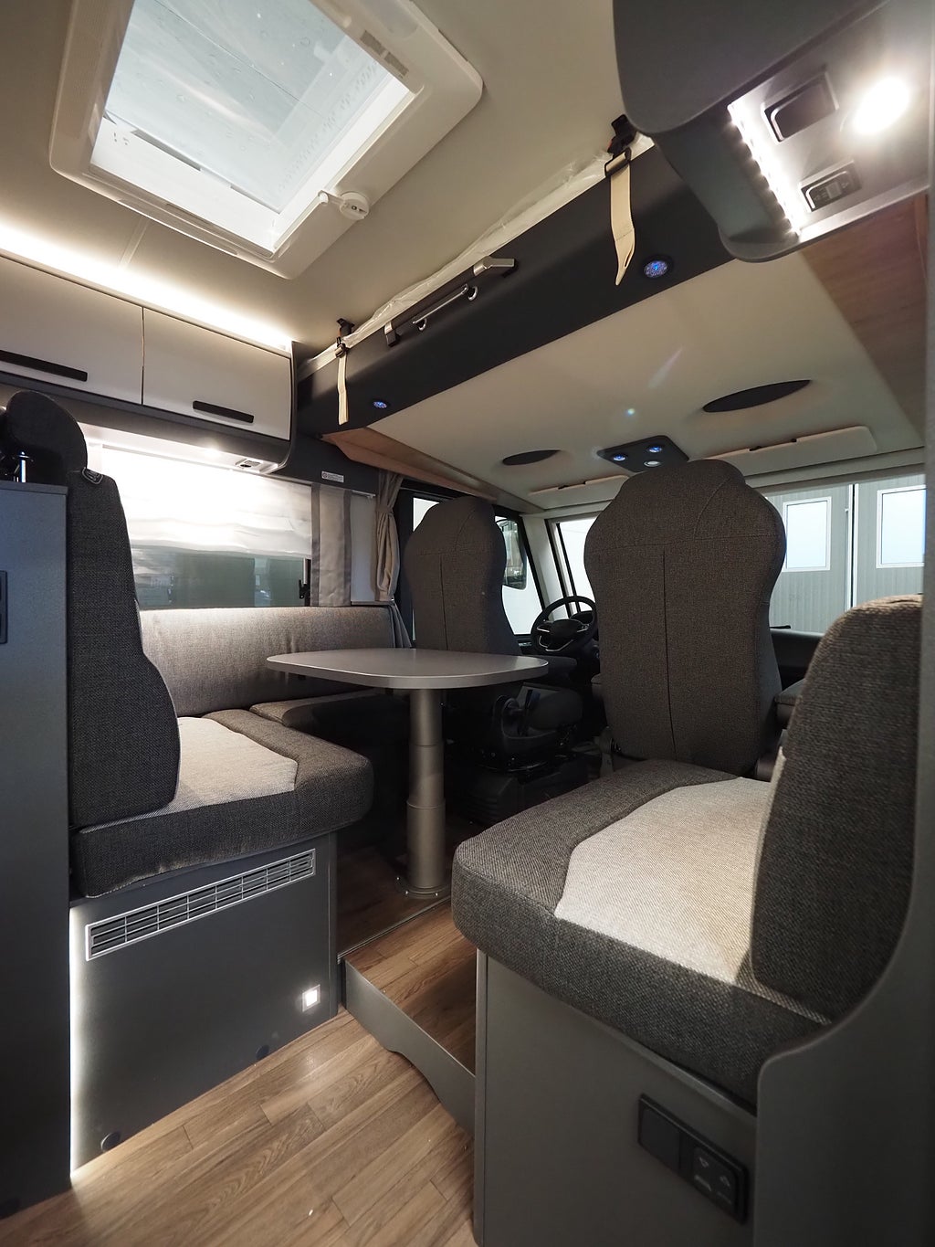 Knaus L!ve I 700 MEG 180hk Markis Taksäng ALDE Låg långbädd 2026