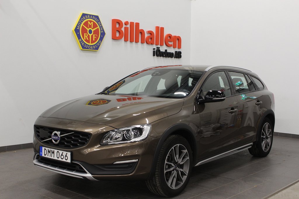 Volvo V60 Cross Country D3 Summum Kam Drag Nav BLIS VOC