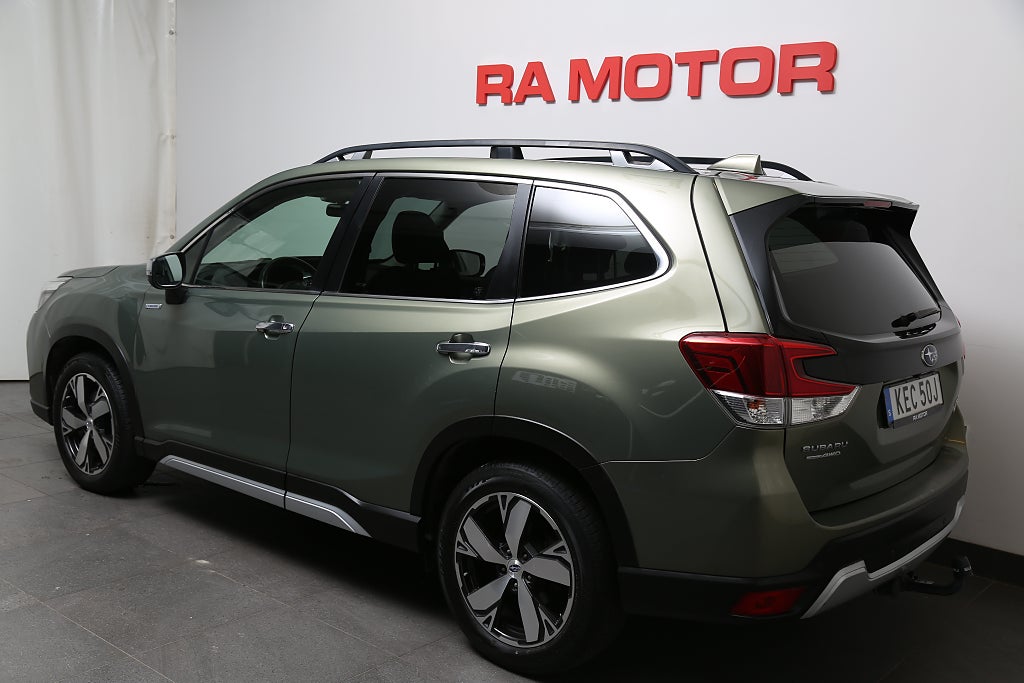 Subaru Forester 2,0i e-Boxer Summit AWD H/K Taklucka Skinn Dragkrok 2020