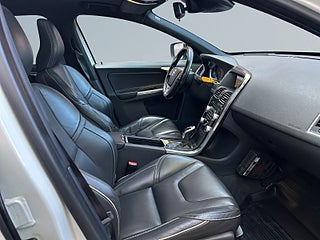 Volvo XC60 D4 AWD R-Design/Drag/SoV-Däck/MoK/D-värm/B-Kamera/Pano – bild 10
