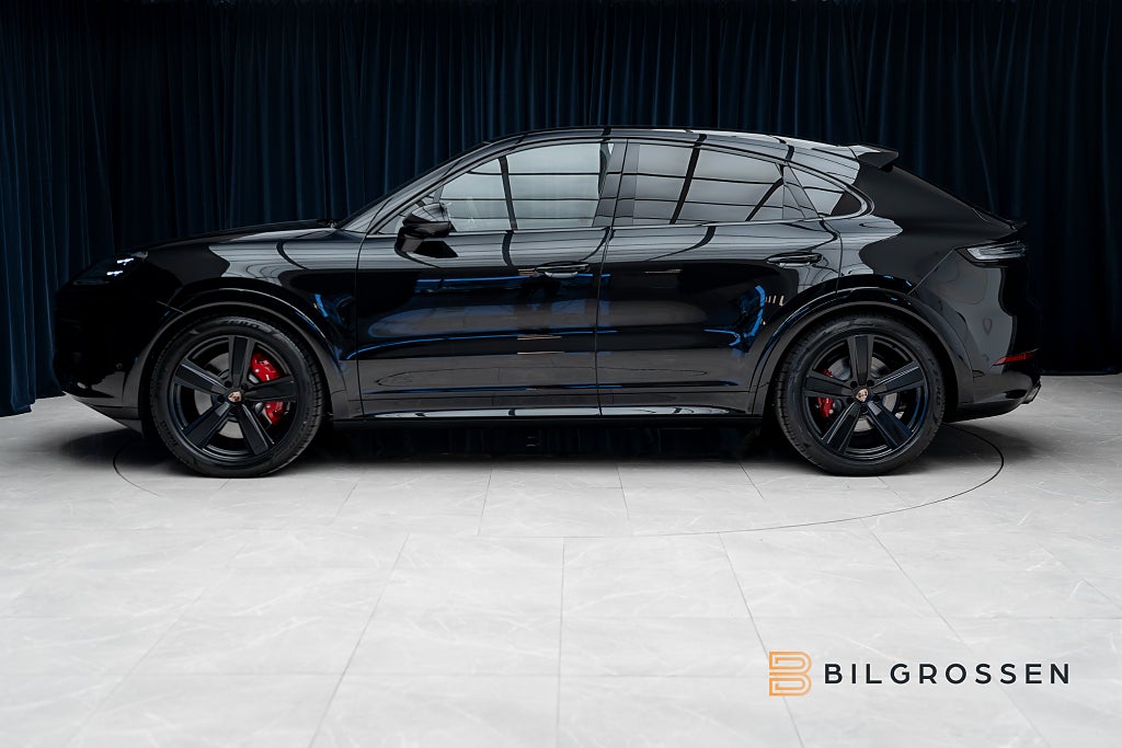 Porsche Cayenne GTS Coupé Kolfiber Burmester P-Disp Bakaxelstyrning NY