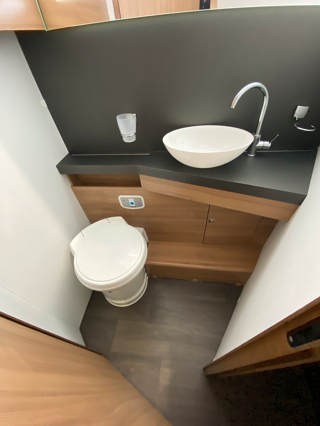 Adria Matrix Supreme 670 SC /Auto / ALDE / Solcell / Taksäng - Adria