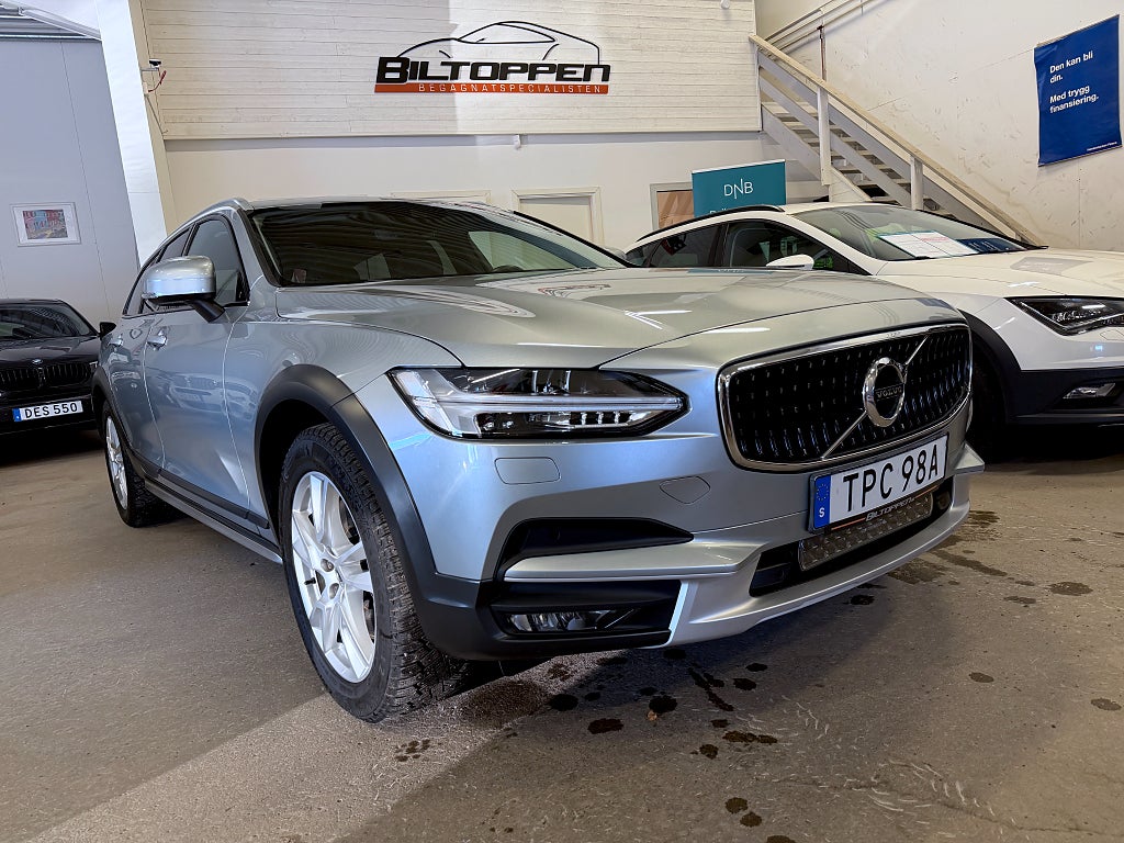 Volvo V90 Cross Country D4 AWD 190hk Momentum Drag / B-Kamera / P-Värmare