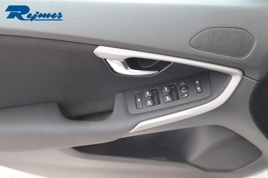 Volvo V40 D2 Manuell, 6-trinn, 115ps, 2015