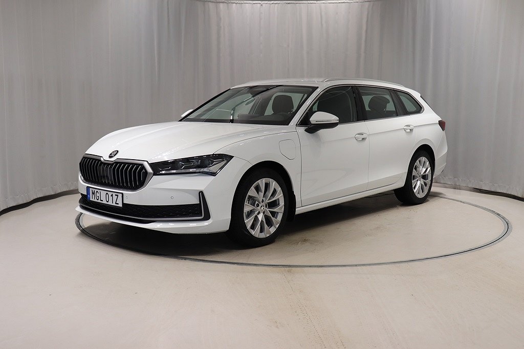 Skoda Superb Combi IV Automat Drag Nav Kamera