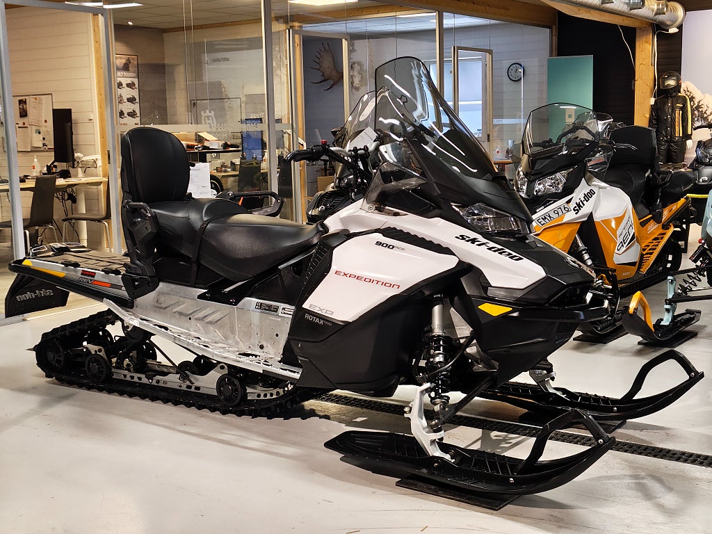 Ski-Doo Expedition Sport 900 Ace 