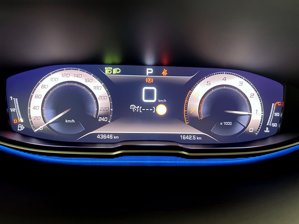 Bild på Peugeot 5008 GT 1.2 PT 130hk Aut 7-SITS B-KAMERA CARPLAY