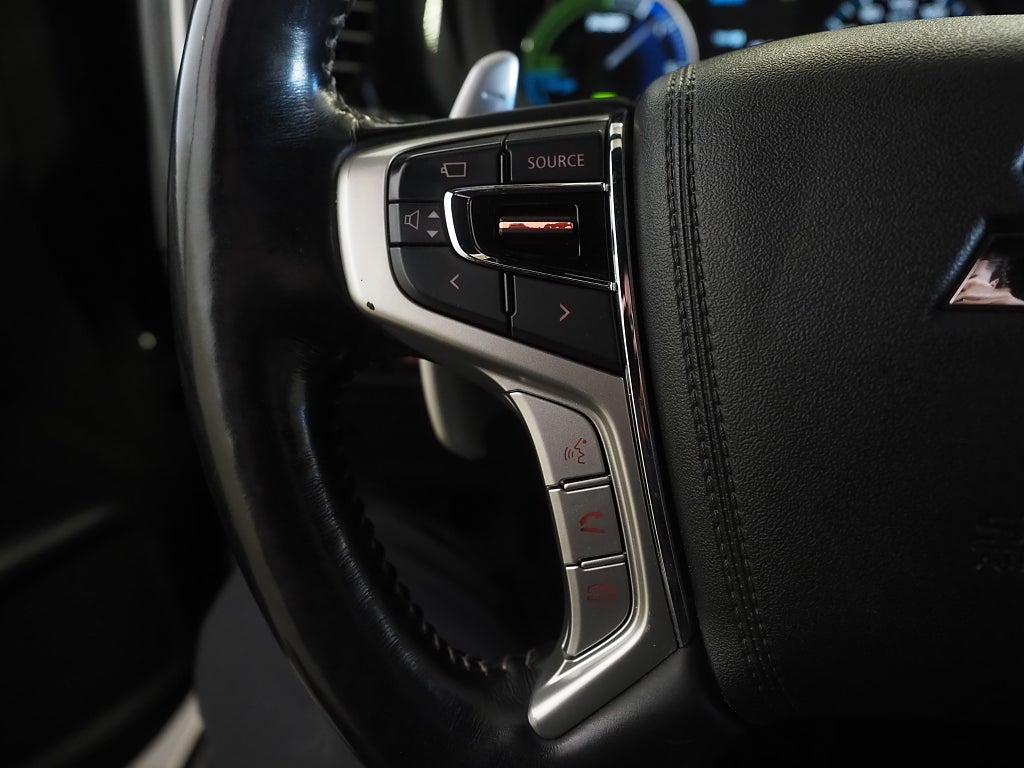 Mitsubishi Outlander PHEV 4WD CVT Business Dragkrok Skinn 360° Kamera 2019