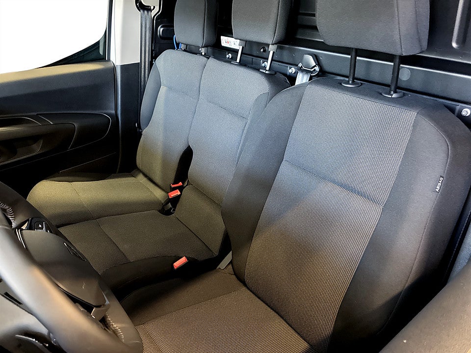 Bild på Peugeot Partner Plus 130hk Aut L1 - EDITION! SERVICE & V-HJUL INGÅR!