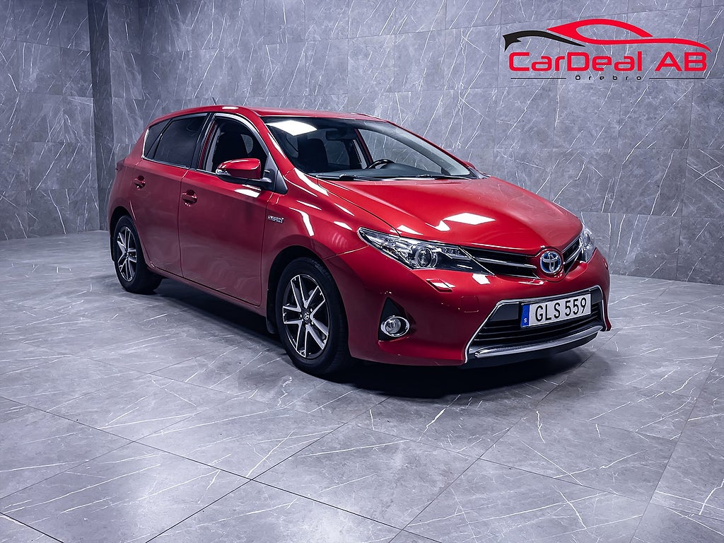 Toyota Auris Hybrid e-CVT 136hk Backkamera Få ägare Billig skatt