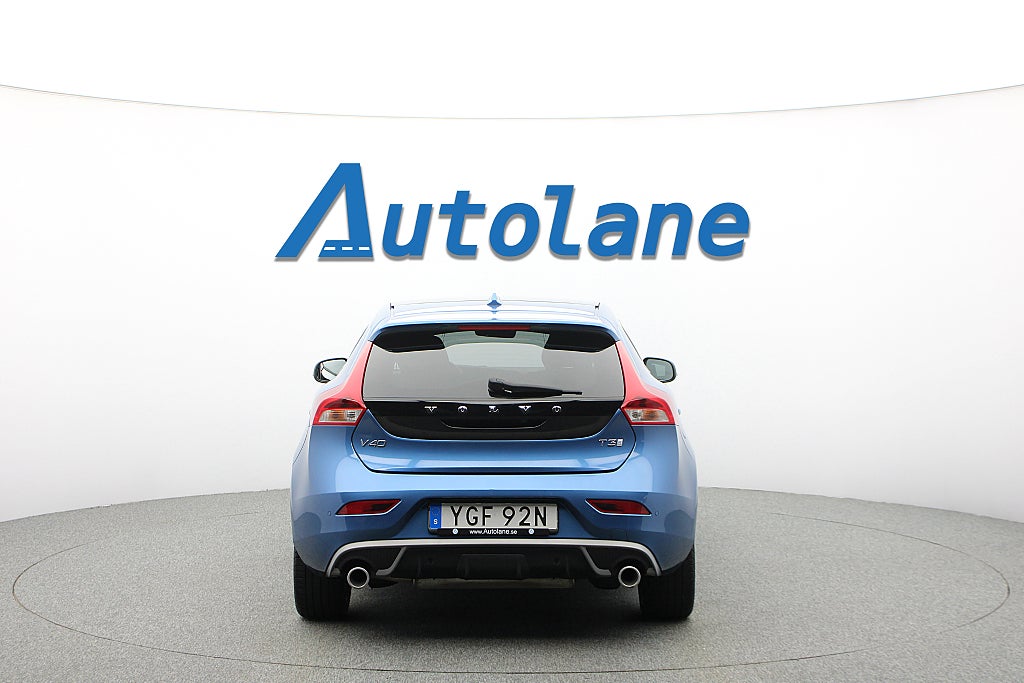 Volvo V40 T3 R-Design, Panorama, H/K, Kamera 152hk