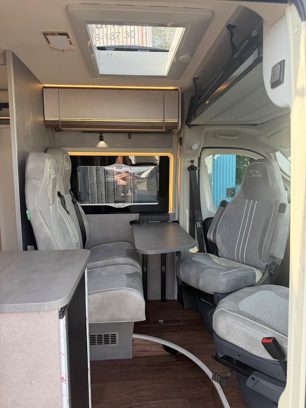 Pössl Summit 600 L Shine Elegance 180 hk Aut 2026 - miniatyr 5