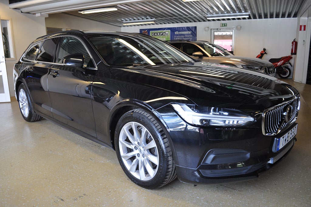 Volvo V90 B4 AWD Momentum Advanced Edition