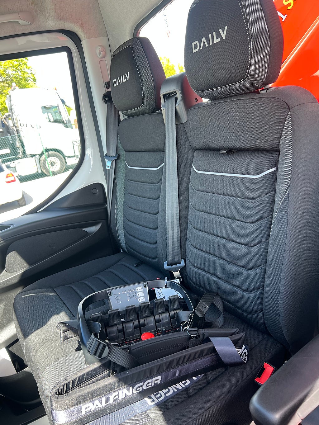 Iveco Daily 72C18 A8 Kranbil Palfinger Kran Fullutrustad