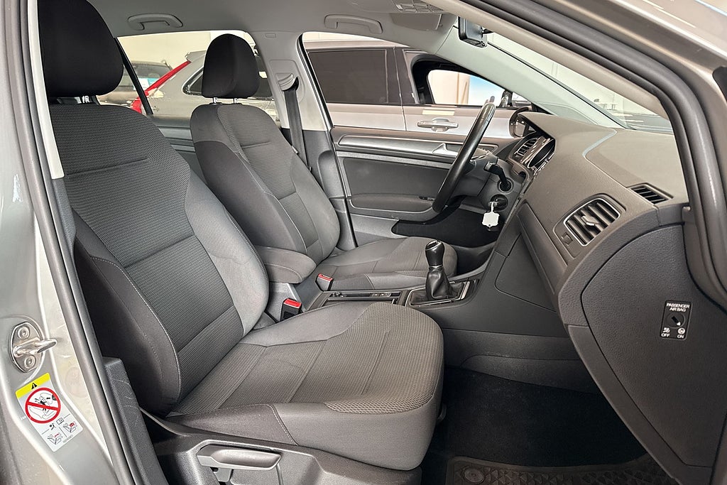 Volkswagen Golf I 5-dörrar 1.4 TSI 125Hk MultiFuel Kamera/Drag/CarPlay