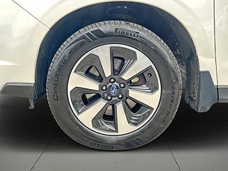Subaru Forester 2.0 4WD Sov-däck/Drag/Kamera/Pano/Skinn/Kedja/P-sens
