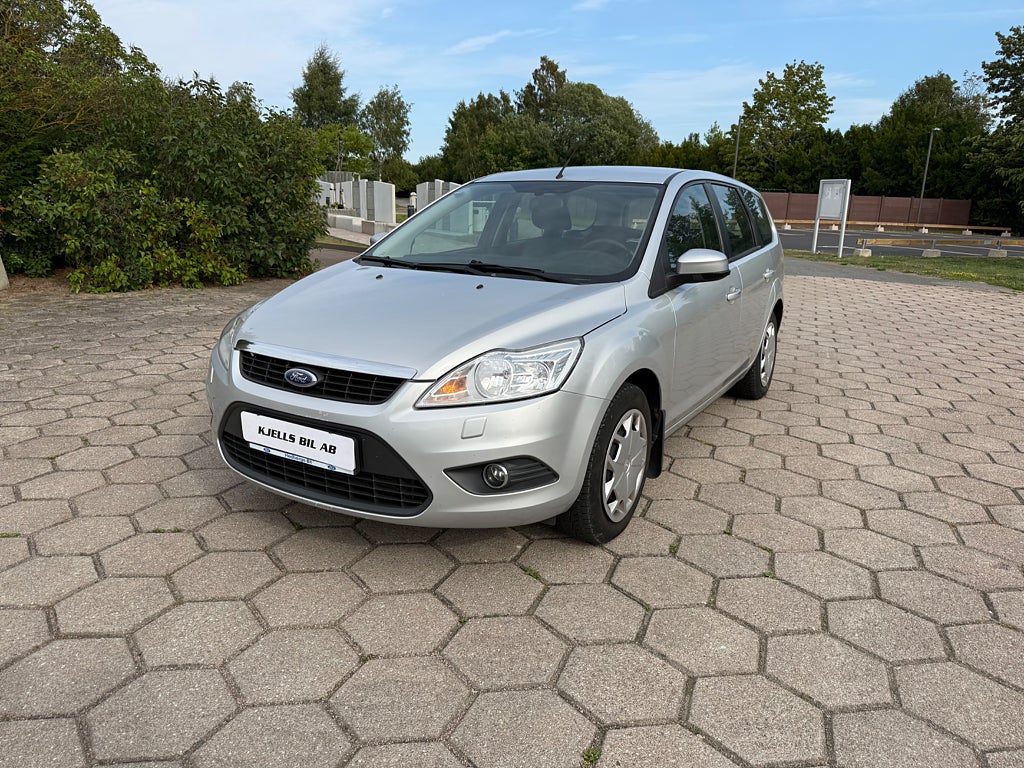 Ford Focus Kombi 1.6 TDCi Platinum,Nybesiktigad,Dragkrok 