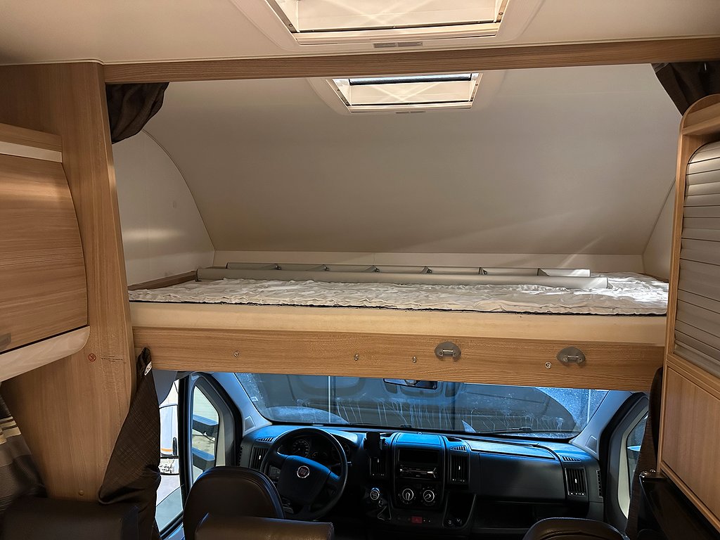 Sun Living A 49 DP / 6 bältad / AC bodel / Solcell / 6 sovpl - Sun Living