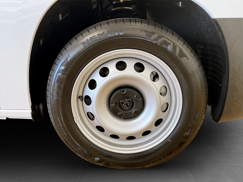 Bild på Peugeot Partner Crew Cab 1,5 BlueHDi 130hk Aut - EDITION! SERVICE & VINT