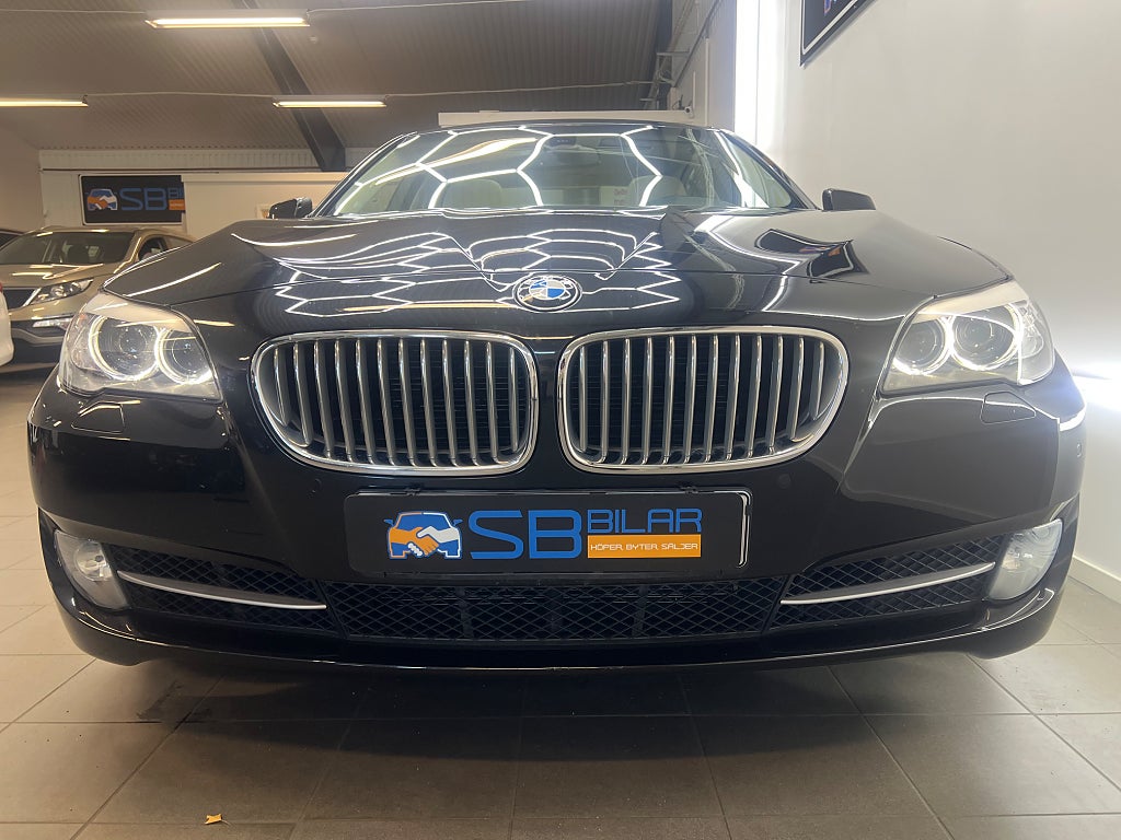 BMW 550I V8 4.4 408ch - BVA - CUIR - ACC - CAMÉRA DE RECUL - HI-FI PRO