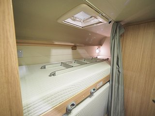 Husbil-alkov Capron Sunlight A 72 18 av 19