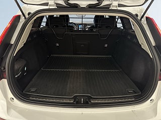 Volvo V60 T6 Twin Engine AWD Drag Rattvärme CarPlay S/V-hjul – bild 12