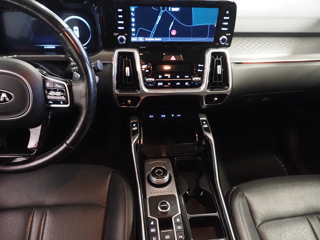 Kia Sorento PHEV 265hk Advance 7-Sits Drag Skinn Navi Kamera Moms