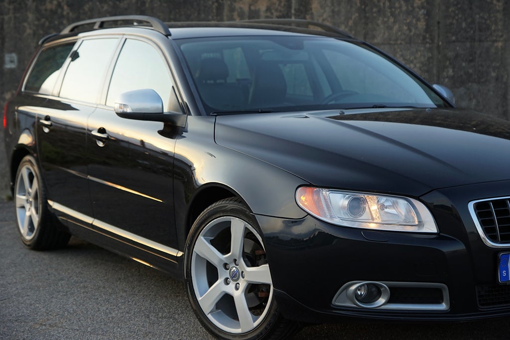 Volvo V70 T4 180hk R-Design 2-Ägare|Drag|P-Sensorer|