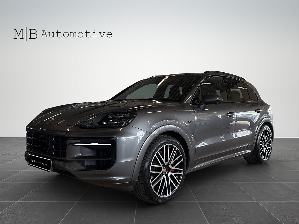 Porsche Cayenne S E-Hybrid TipTronic S / PANO / 520HK / BOSE /