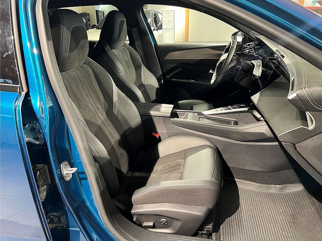 Bild på Peugeot 408 GT 1.2 PT 130hk Aut - B-KAMERA, NAV, EL-STOLAR