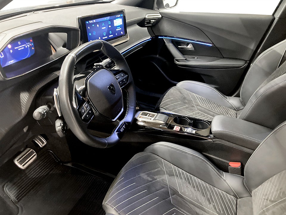 Bild på Peugeot 2008 GT 1.2 PT 130hk Aut B-KAMERA CARPLAY