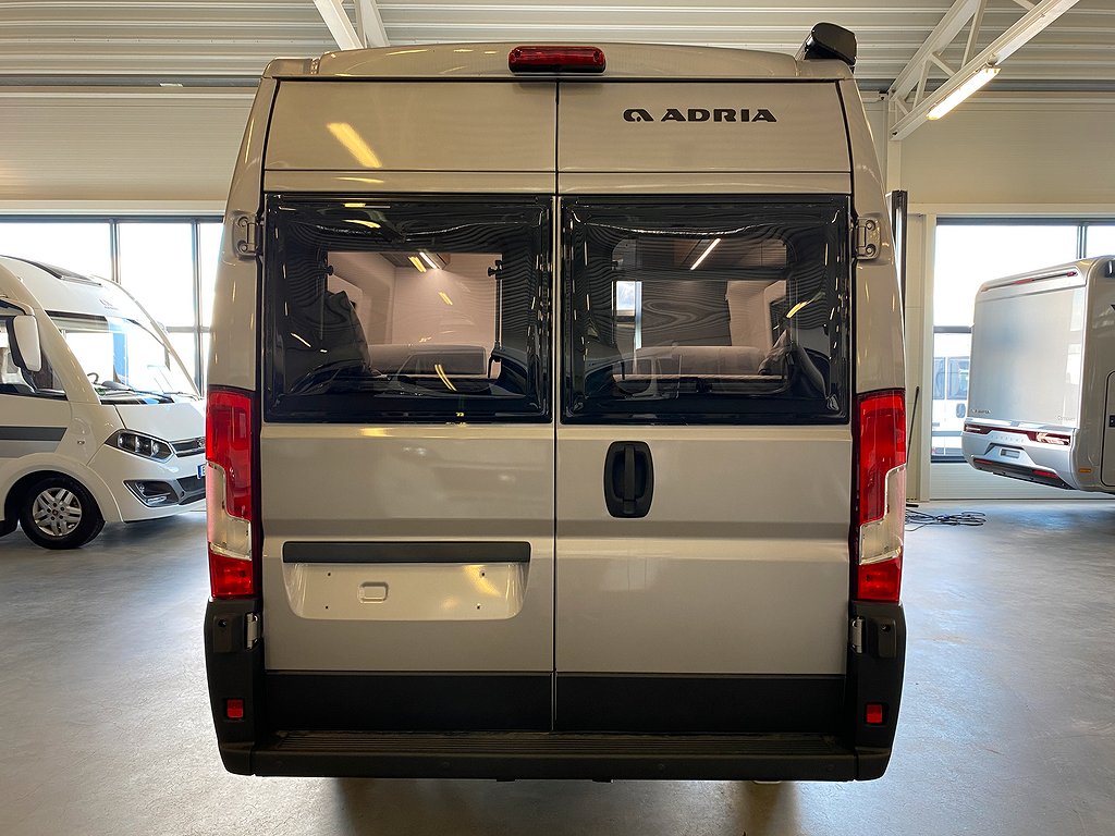 Adria Twin 640 SLB 60Y Ed. / Långbädd / B-körkort / Automat - Adria