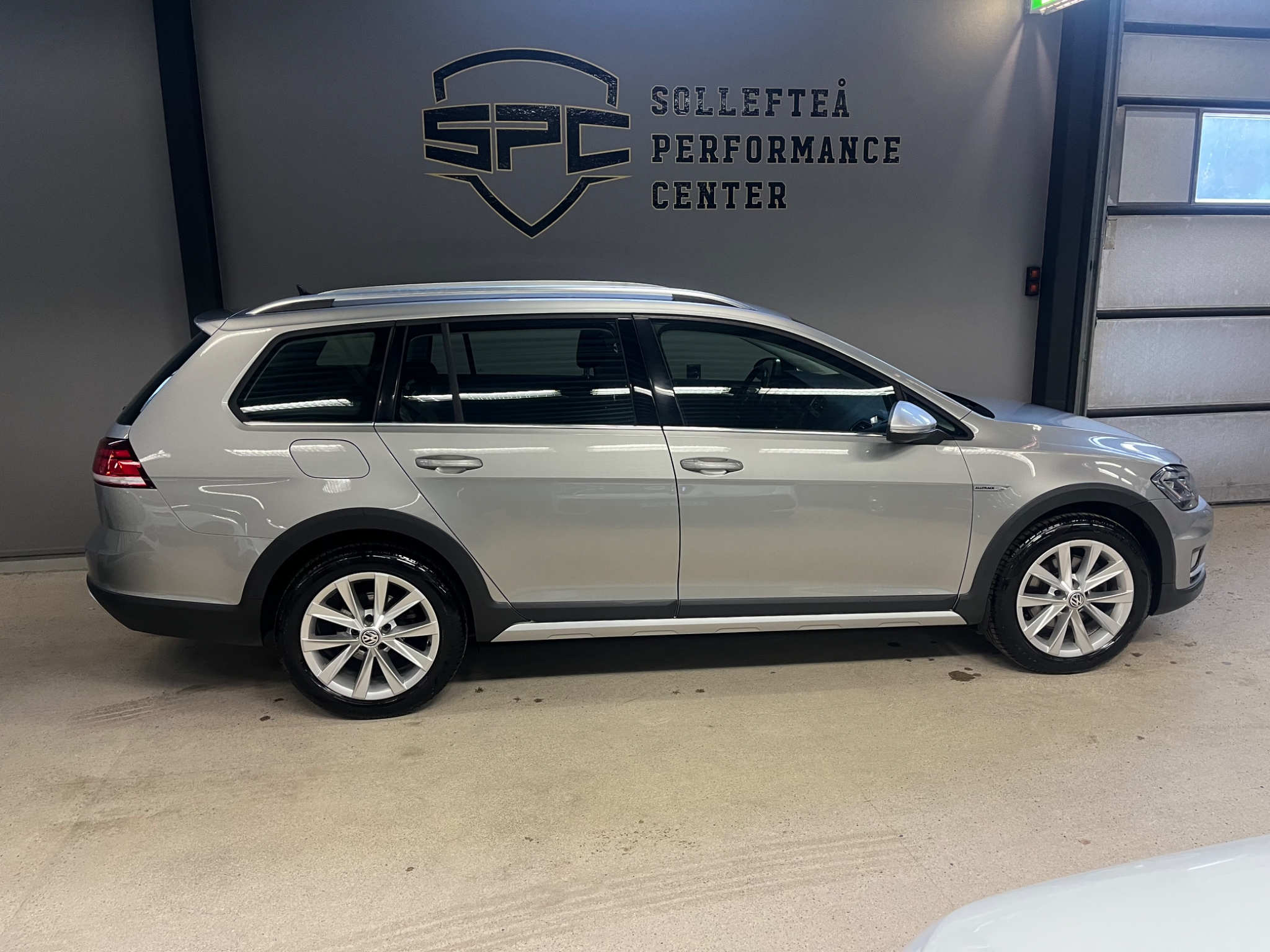 Volkswagen Golf 2020, photo 2/35