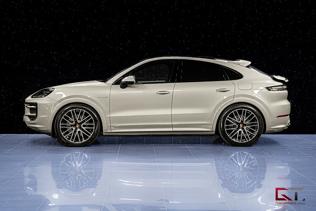 Porsche Cayenne E-Hyb Coupé 2026 MOMS SportDesign 22" Trailer 18vägs
