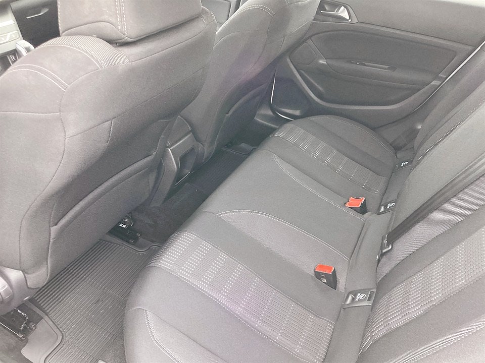 Bild på Peugeot 308 5D Active 1.2 PT 110hk - FARTHÅLLARE, NAVI