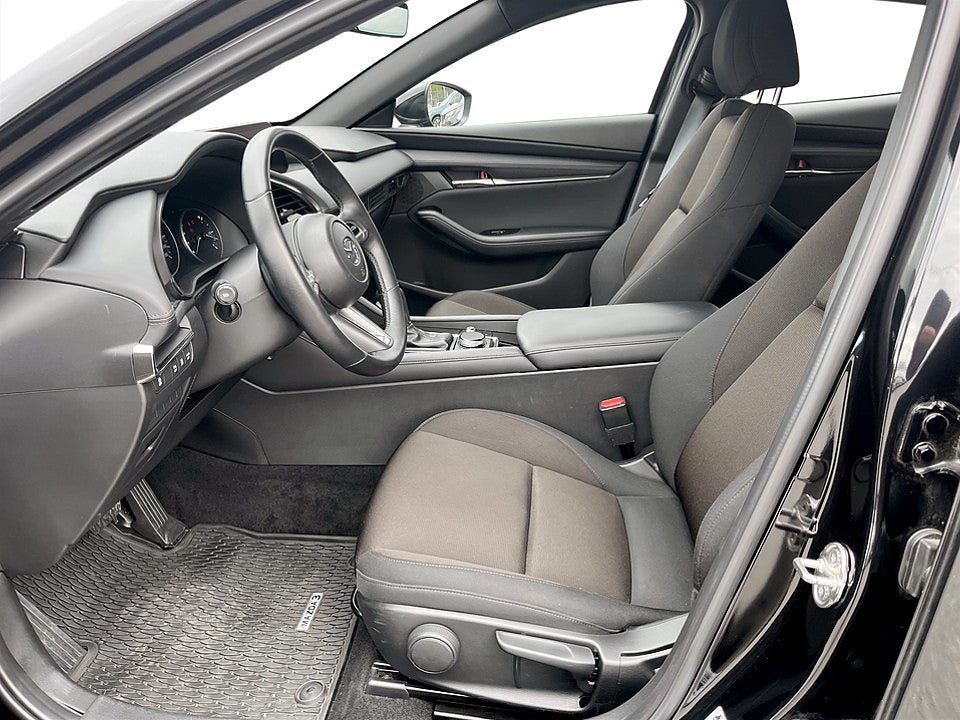Bild på Mazda 3 Sky 2.0 SKYACTIV-G M 150hk Aut B-KAMERA CARPLAY