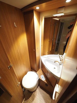 Husbil-halvintegrerad Carado T 449 18 av 22