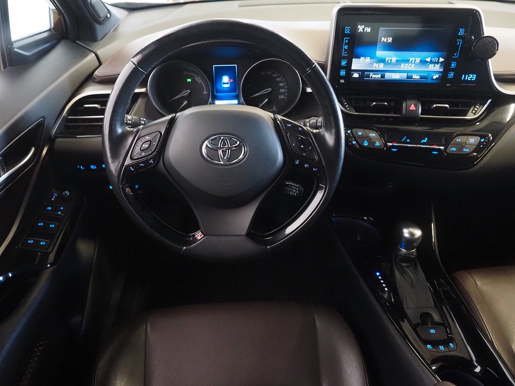 Toyota C-HR Hybrid CVT Executive Drag M-Värm JBL Kamera 2017
