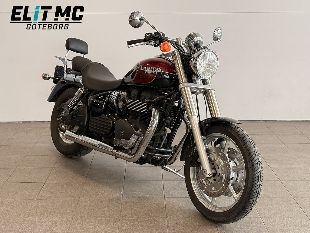 Triumph Speedmaster 900 